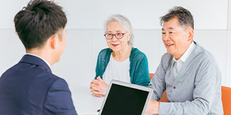 介護サービスを提供する事業所の担当者